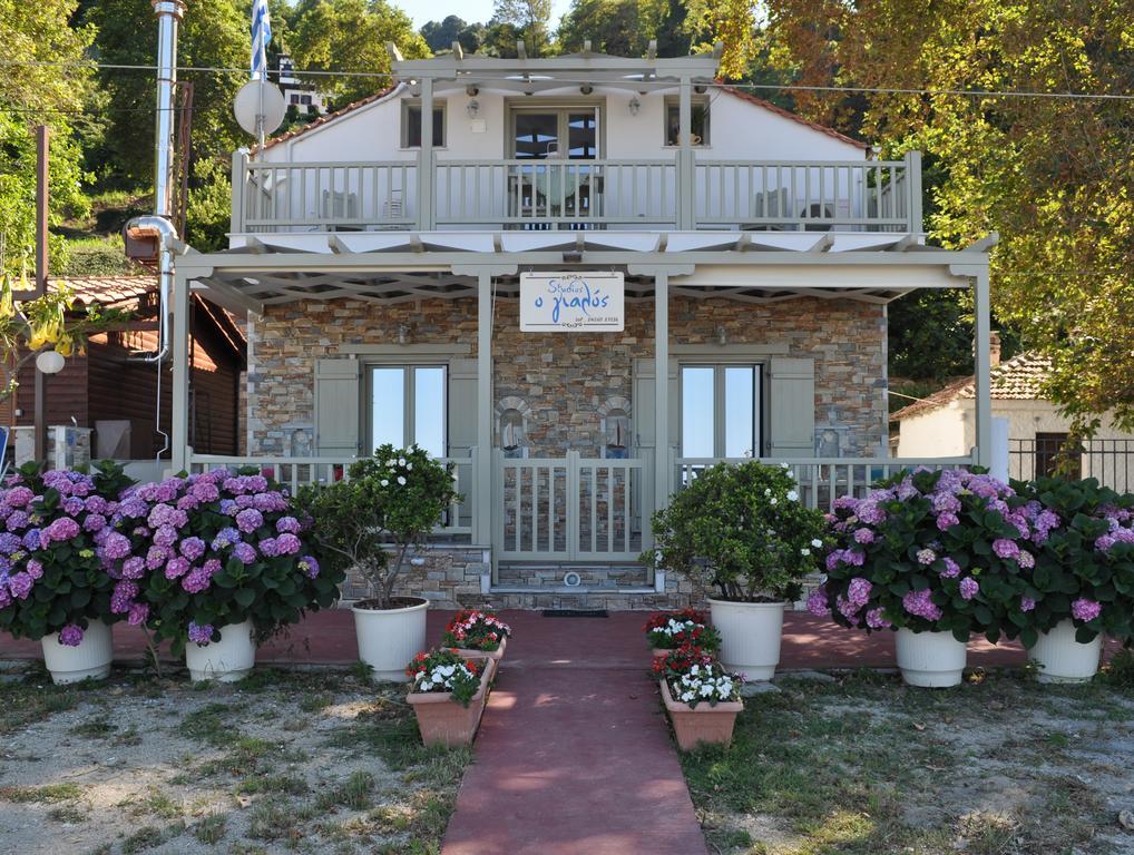 Studios Yalos Chorefton Exterior photo