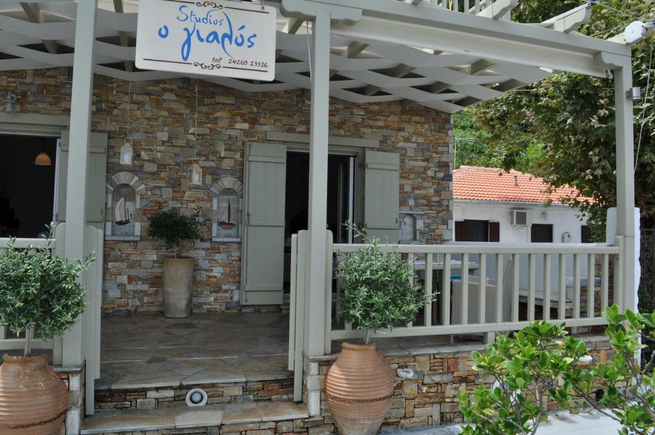 Studios Yalos Chorefton Exterior photo